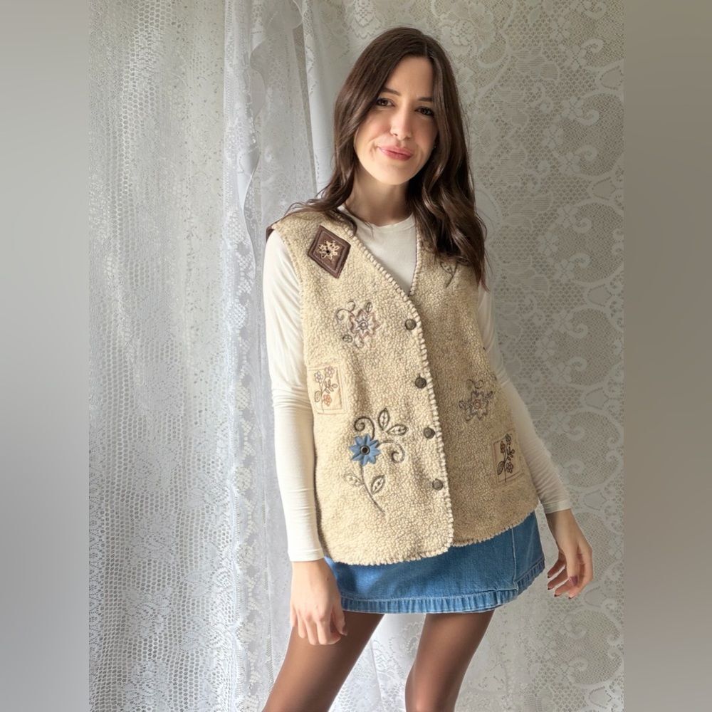 Vintage Embroidered Sherpa Vest Cream Floral Patchwork Cottagecore